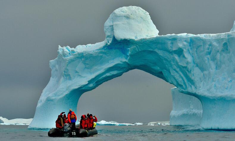 Today, it is possible to enjoy a comfortable trip to Antarctica to discover all the secrets and natural wonders hidden in the so-called white continent. antarctica experiential travel