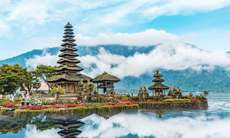 The temple of Ulun Danu Bratan, in Bali. Photo: Guillaume Marques. trip to bali indonesia