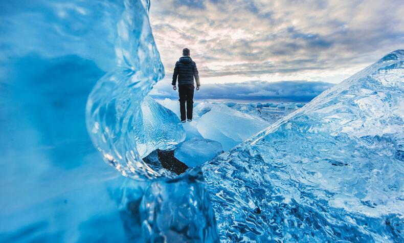 Iceberg in the Jökulsárlón lagoon. Photo by Joshua Earle on Unsplash.