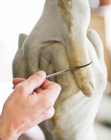 For Lorenzo Quinn, the hands convey universal gestures. Lorenzo Quinn sculpture
