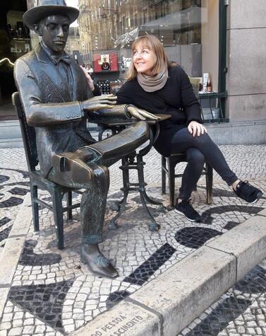 Pessoa is punctual every day for his appointment at Café A Brasileira. fernando pessoa lisbon