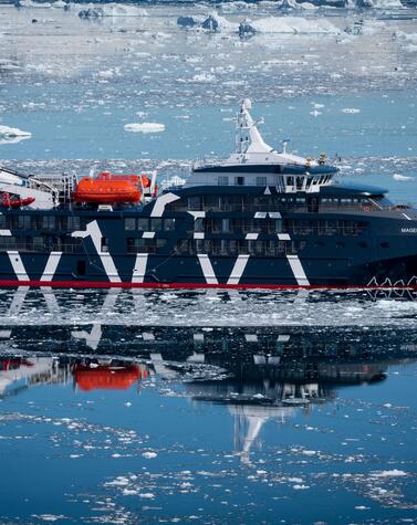 luxury antarctic voyage magellan explorer aircruise