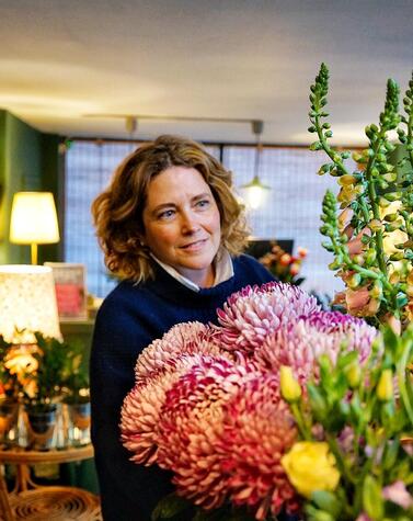 In his workshop store in Madrid, where every day he selects and checks the best seasonal flowers sally hambleton flowers luxury madrid