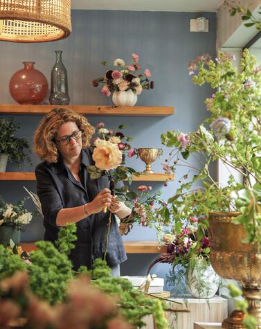 Sally Hambleton, in Colombia, teaching a floral design workshop sally hambleton design flowers travel colombia