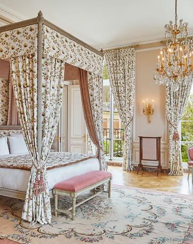 le grand controle versailles luxury hotel