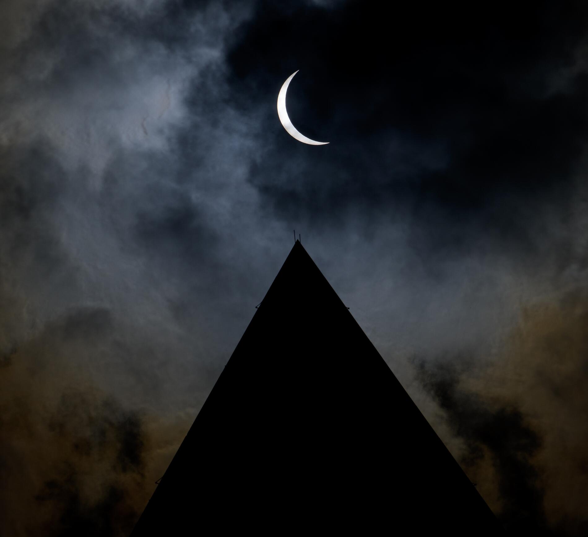 Photo: NASA, Bill Ingalls. Eclipse NASA Bill Ingalls