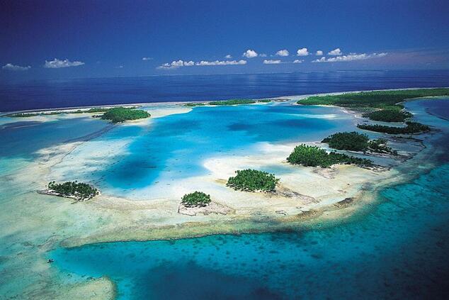 romantic luxury travel remote islands polynesia blue lagoon