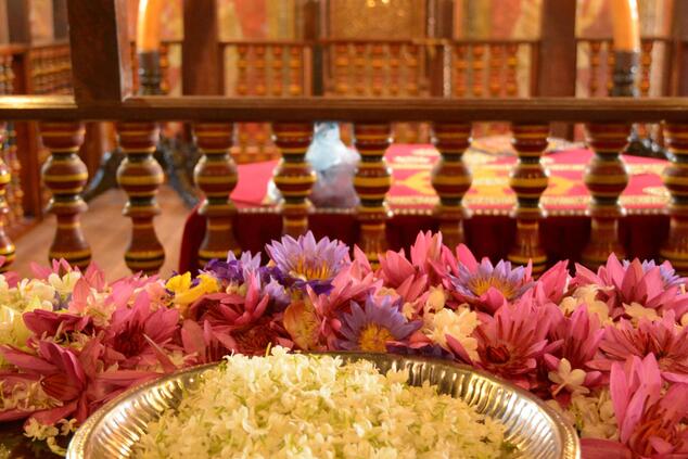 travel luxury island sri lanka spirituality history buddha tooth temple Kandy.