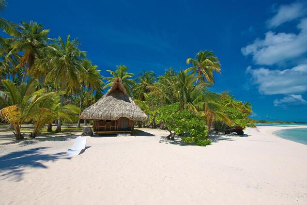 romantic luxury travel remote islands polynesia rangiroa.