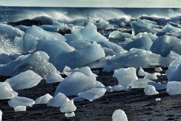 travel luxury adventure Iceland icebergs