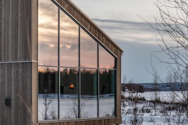 luxury travel sweden arctic bath.