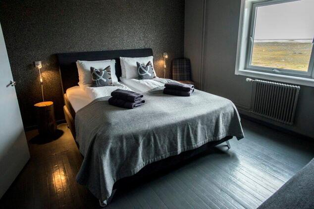 Minimalism characterizes this hotel located just 1,300km from the North Pole. Photos: VisitNorway. Isfjord radio hotel