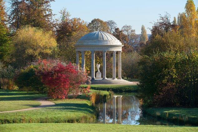 Le Trianon was one of Marie Antoinette's favorite places to stroll every morning. Photos: Hotel Le Grand Contrôle. le grand trianon versailles palace