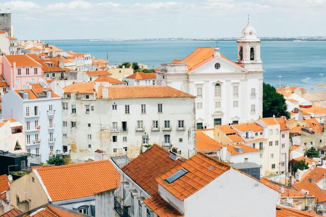 lisbon alfama.