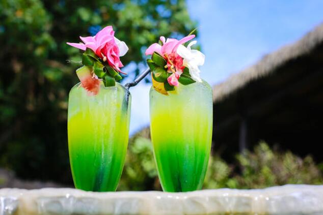 The color and creativity, present in all the islands, is reflected in cocktails made with natural juices of local fruits. luxury travel cook islands