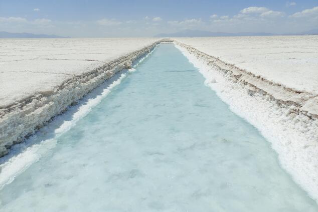 The origin of the Salinas Grandes de Jujuy dates back to a long period between 5 and 10 million years ago. salinas grandes jujuy argentina