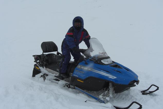 The snowmobile is the ideal vehicle to venture on an arctic safari in search of polar bears. snowmobile Svalbard