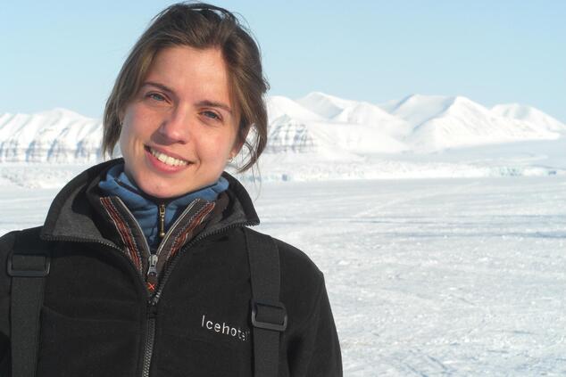 Àfrica Llamas, during her adventure in the remote Svalbard archipelago. snowmobile Svalbard