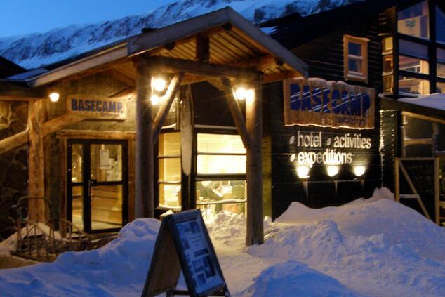 basecamp hotel svalbard.