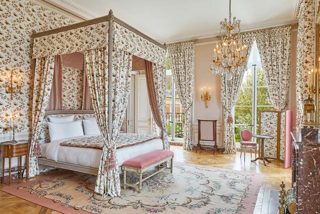 palace versailles airelles paris.