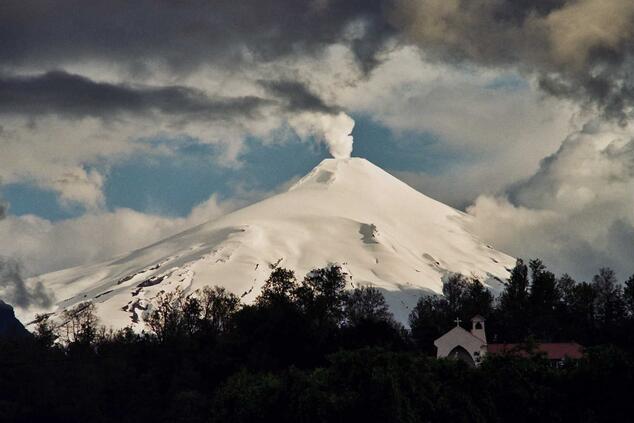 The Villarrica is a volcano with an almost perfect conical shape, located in the southern Chilean Andes. villarrica volcano chile