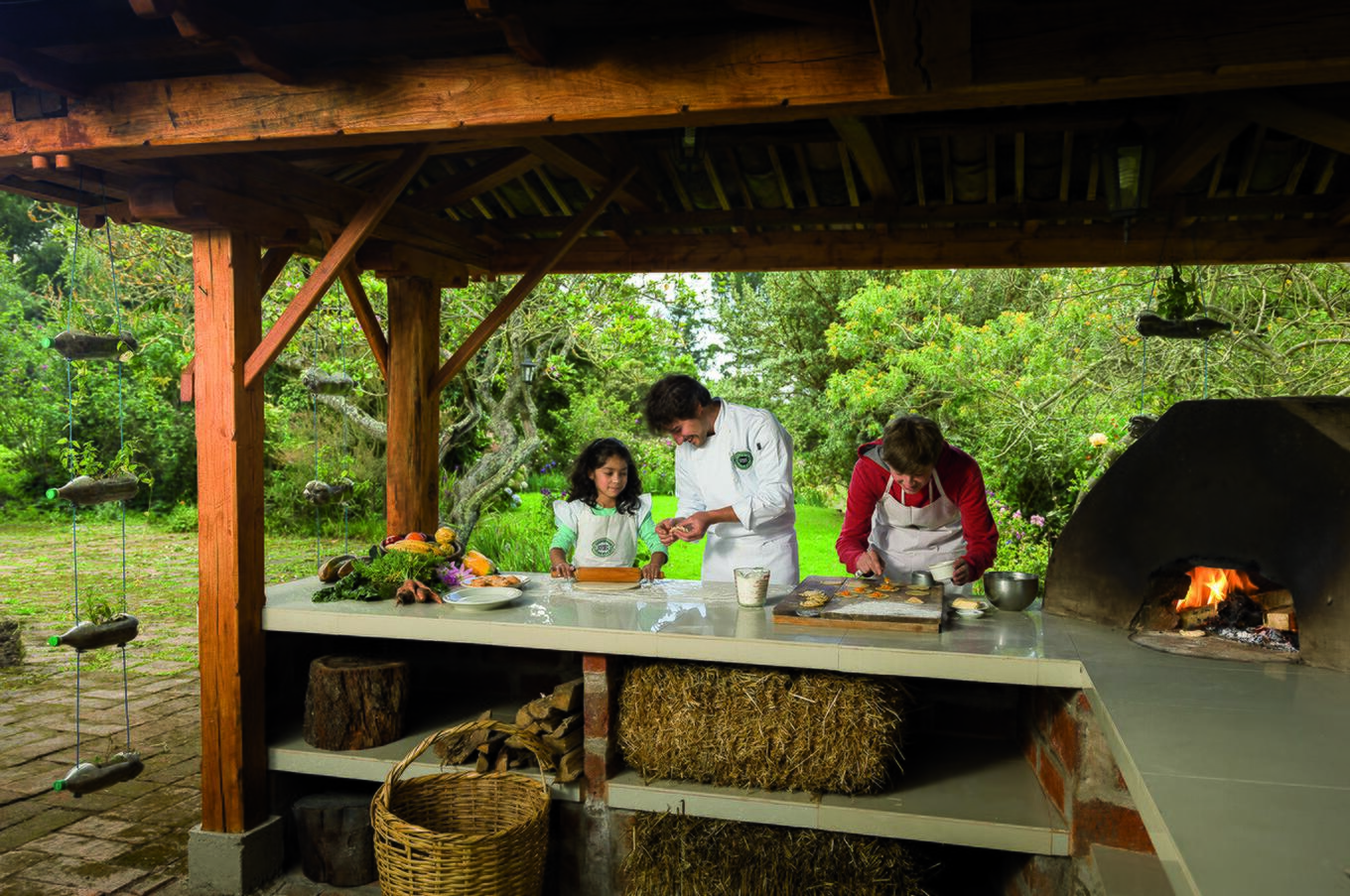 Learning to cook an Ecuadorian ceviche at Hacienda Zuleta. family trip Ecuador local cooking workshop at Hacienda Zuleta. Family adventure