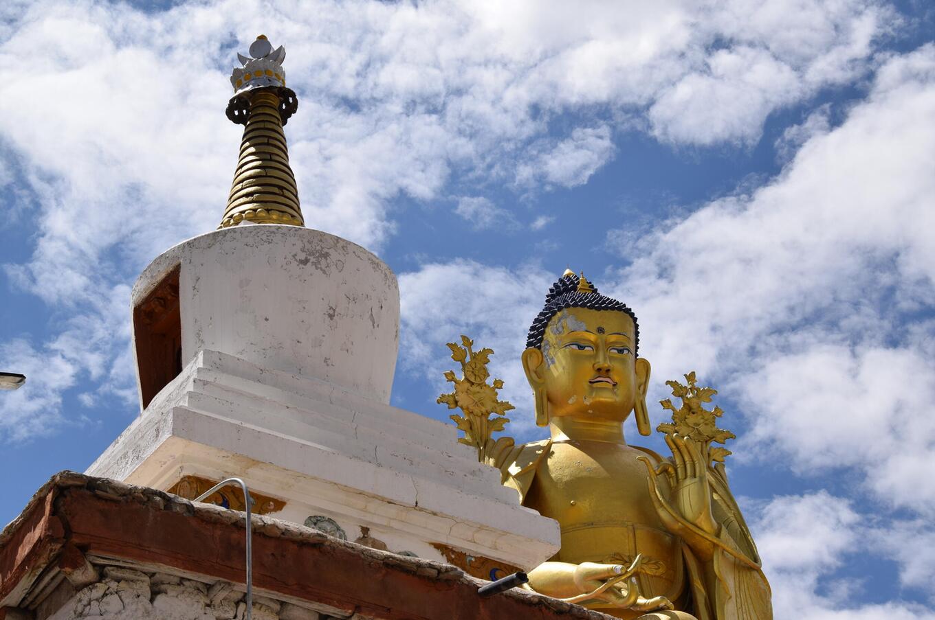 remote luxury travel to Ladakh India basgo fort