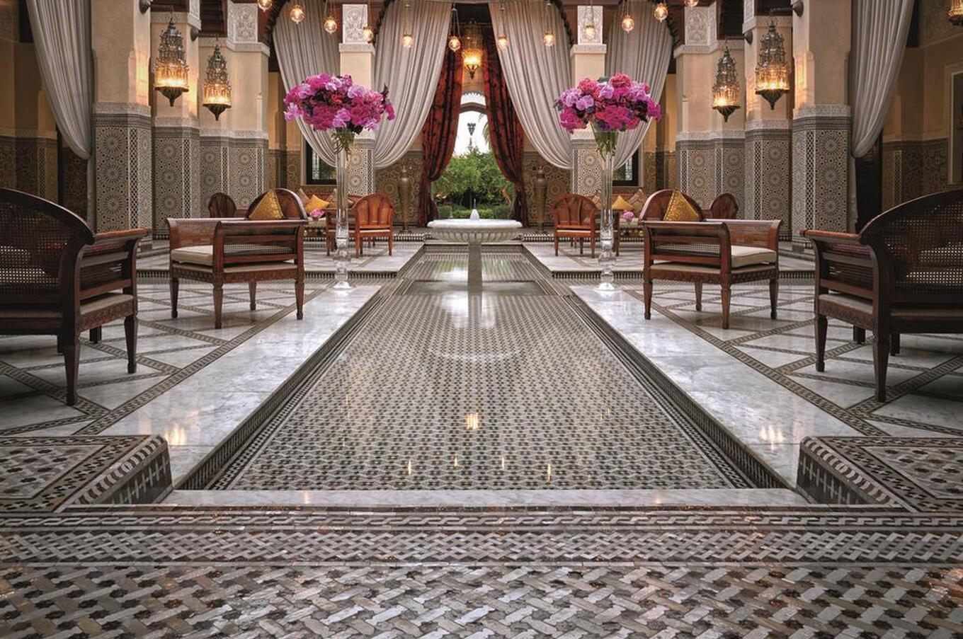 luxury round the world travel private jet.