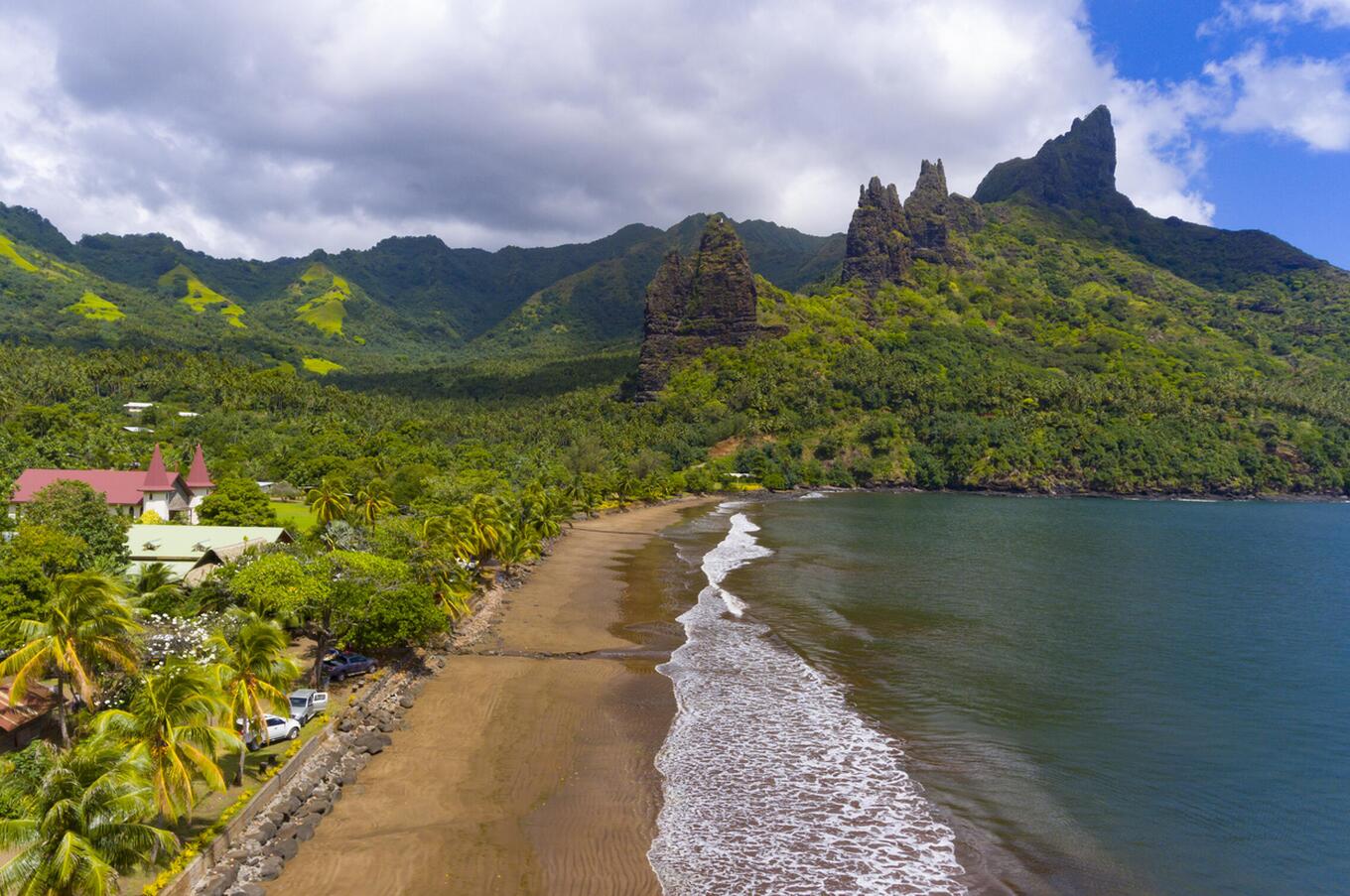 luxury cruise Polynesia Aranui Marquesas islands nuku hiva