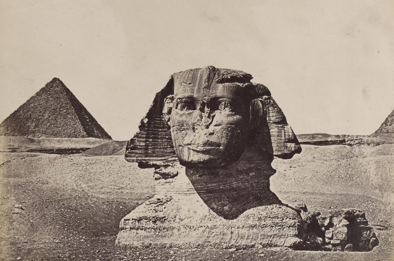 In the early 20th century, Egypt was an attractive destination for British aristocrats who traveled to the country in search of antiquities with which to decorate their mansions. Photo: Getty Museum. sphinx Egypt.