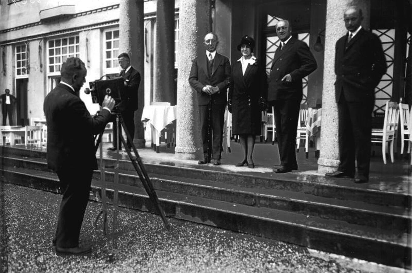 Journalists, including Lady Grace Drummond, before boarding the Graf Zeppelin. Pioneer airship Grace Drummond Graf Zeppelin