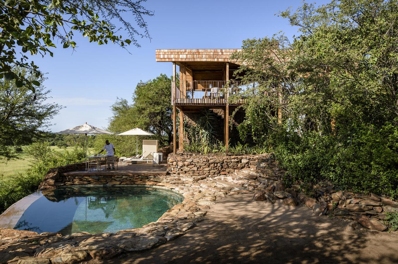 Faru Faru Lodge pool safari villa