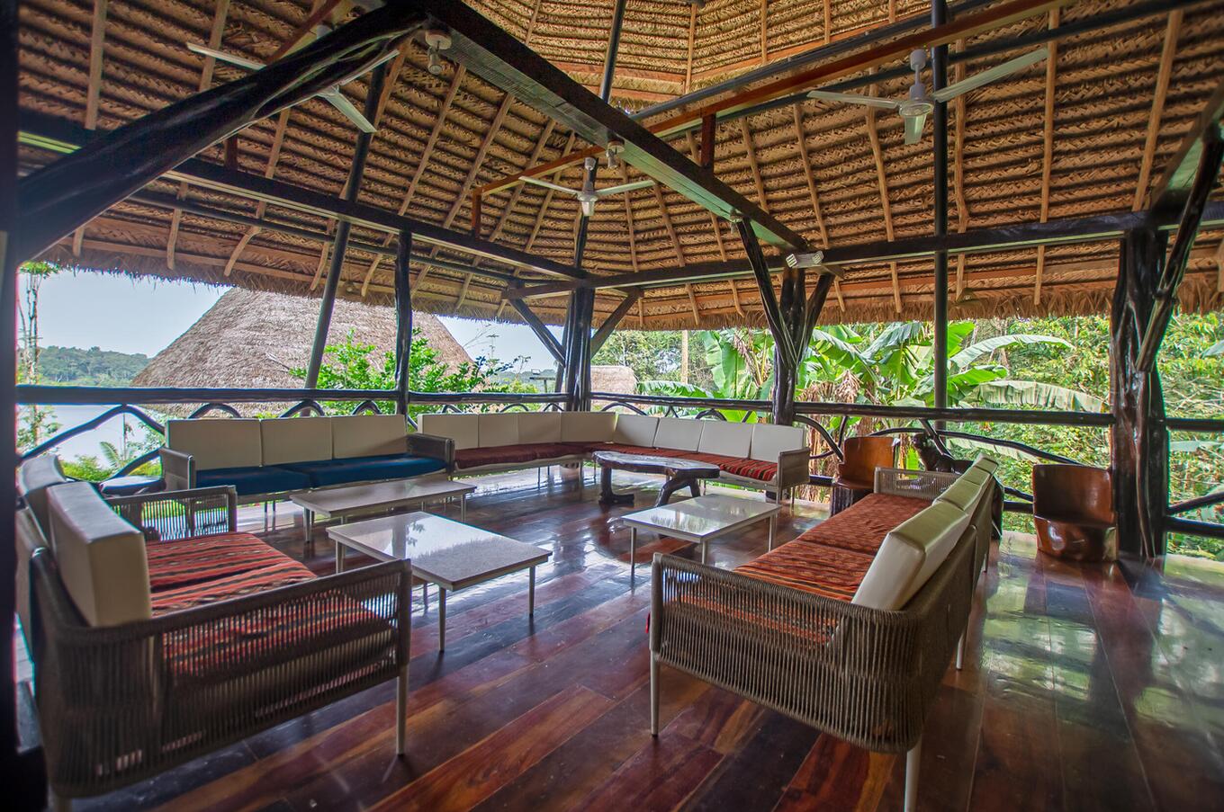 Observation tower lounge