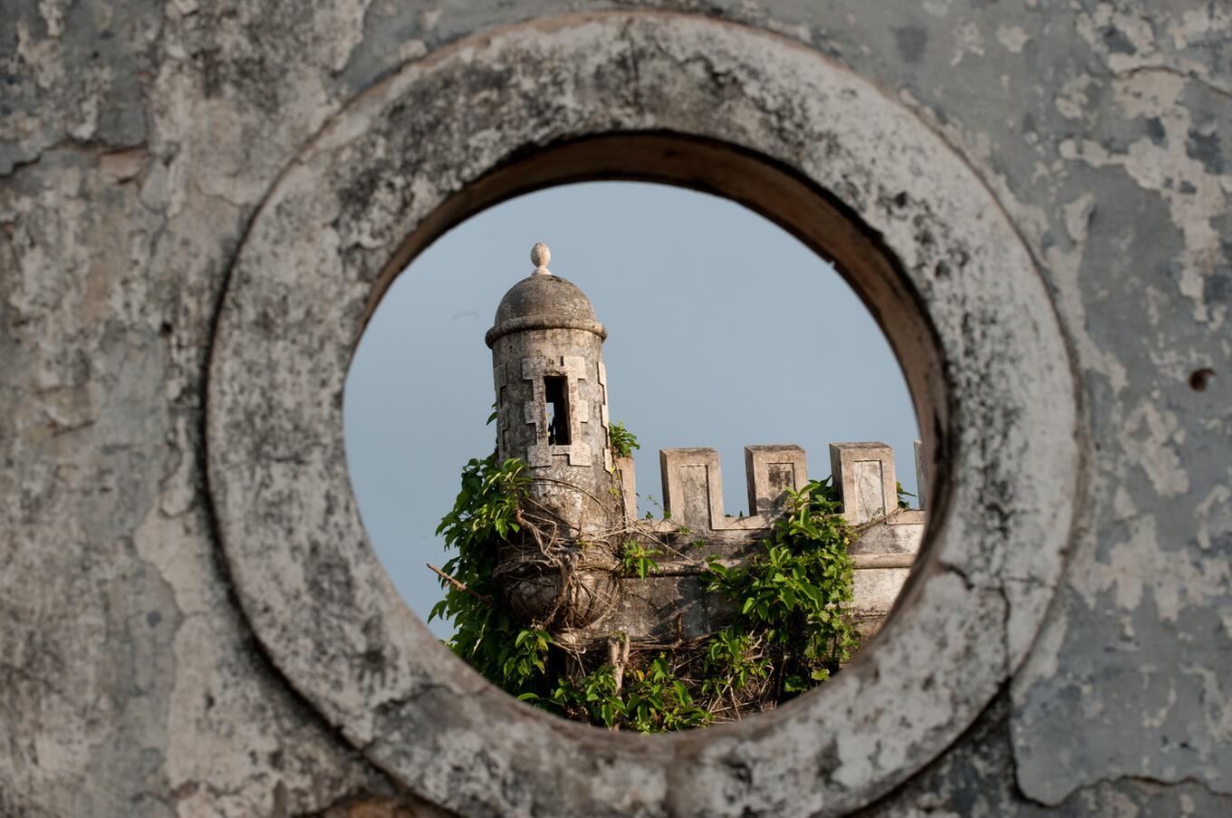 One of the cultural attractions of the island are the vestiges of its colonial architecture.
