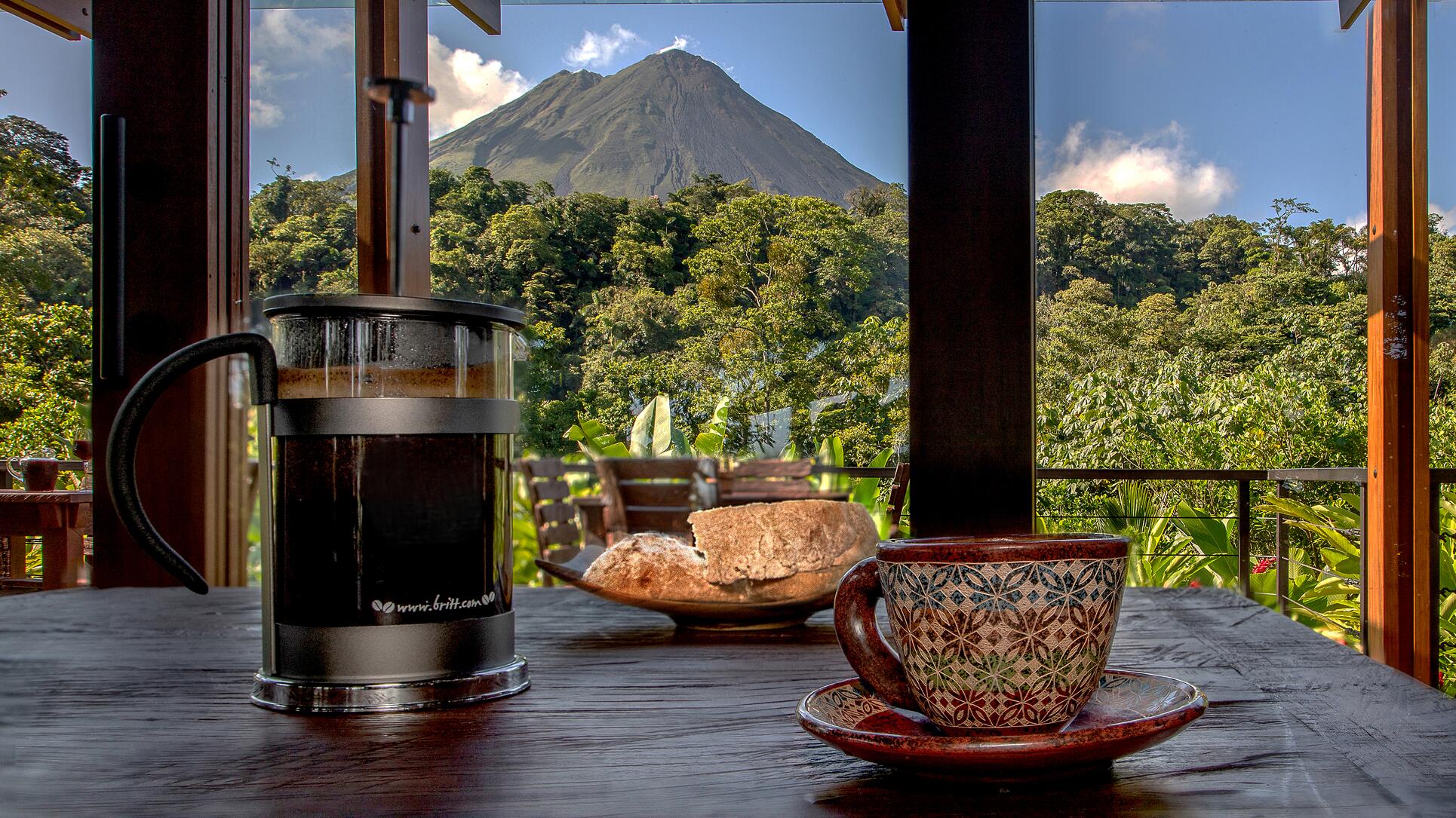 Arenal Love
