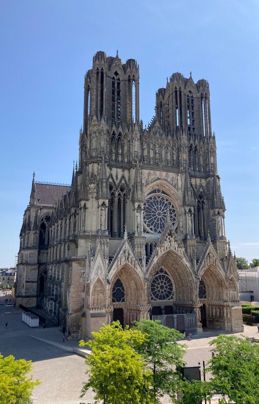 Construction of the Reims Cathedral began in 1211 and was completed in 1516. notre dame reims cathedral